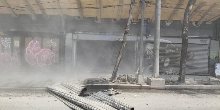 Colapso de edificio en demolición activa rescate en CDMX; buscan a tres personas atrapadas