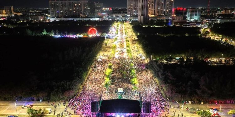 Bailongo gratis con los Ángeles Azules en el Malecón Tajamar