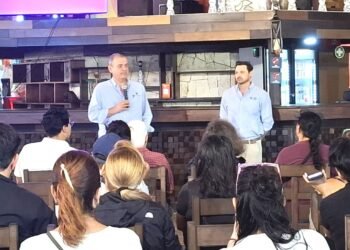 Mahahual recibirá nuevas obras financiadas por turismo de cruceros: Royal Caribbean presenta plan integral