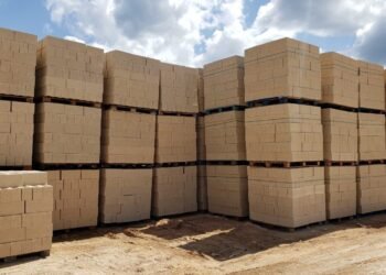 Usarán “sargacreto” para construir el bulevar Cancún-Isla Blanca