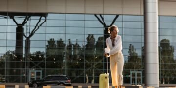 Cancún, entre aeropuertos con más quejas por tarifas de taxis: Sheinbaum pide a SICT revisión