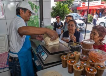 ¿Te vendieron caro la tortilla? La Profeco revisó el precio de este alimento y fijó su postura