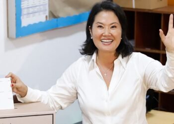 Candidata Keiko Fujimori lidera la primera vuelta presidencial en Perú, pero sin mayoría absoluta