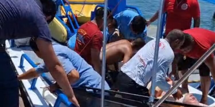Turista intoxicado cae en la laguna Nichupté; así fue su rescate y posterior traslado a un hospital