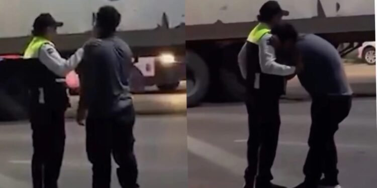 Abrazo de policía a padre de motociclista fallecido en trágico accidente conmueve a Cancún