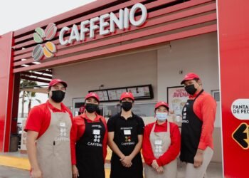 CAFFENIO cumple 85 años y acelera su expansión con casi 300 sucursales drive-thru