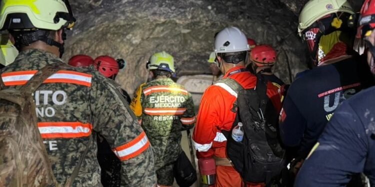 Milagro en la mina Santa Fe: rescatan con vida a obrero en El Rosario, Sinaloa