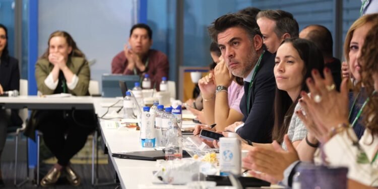 Julio Scherer impulsa frente nacional por la protección digital de niñas, niños y adolescentes