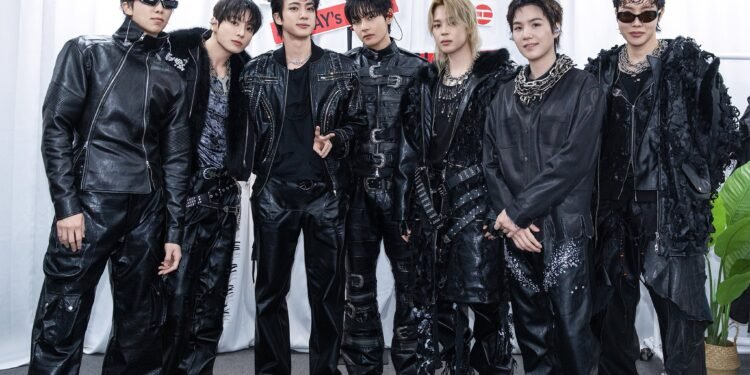 BTS enciende al planeta: comienza en Seúl la gira que rompe todos los récords