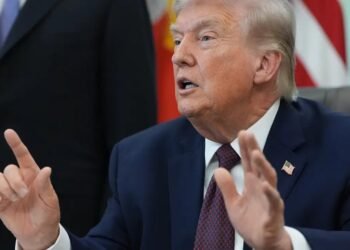 Trump envía ultimátum a Irán: lanzará ataques masivos si no acepta acuerdo antes del martes