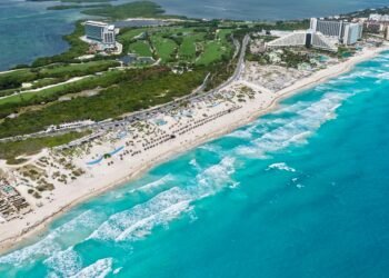 De la patada, las reservaciones para el verano; El Mundial de Fútbol no genera el impulso esperado