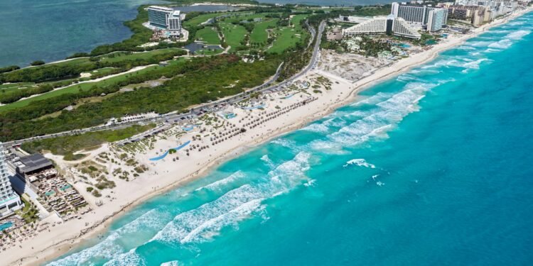 De la patada, las reservaciones para el verano; El Mundial de Fútbol no genera el impulso esperado