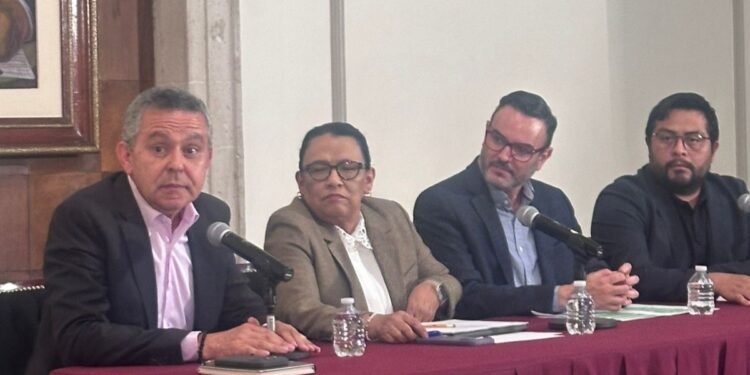 Rosa Icela Rodríguez reporta bloqueos y detalla acuerdos con productores