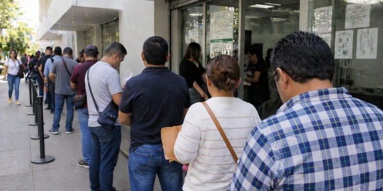 ¿Vas tarde con tu declaración? SAT amplía horarios y te da margen