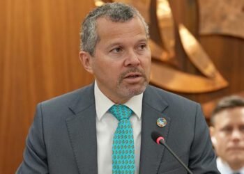 Ormuz bajo presión; OMI impulsa evacuación y defiende libre navegación