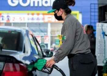 Sindicatos acusan prácticas monopólicas en venta de gasolina