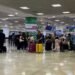 Magnicharters deja varados a decenas de pasajeros en Cancún; desata ola de quejas