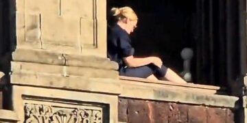 Tras ser captada tomando el sol en Palacio Nacional, funcionaria de Hacienda renuncia