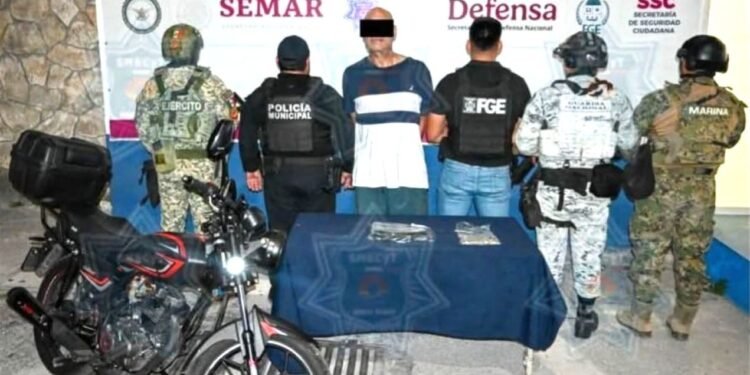 Detienen al individuo que propinó golpiza a mujer en autobús. Te contamos lo que le encontraron: