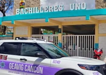 ¿Broma pesada? Alumna llevó a clase una pistola para “divertirse” y terminó en operativo policiaco