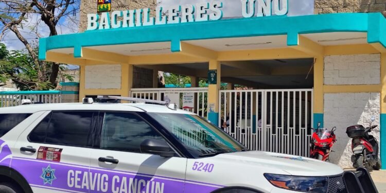 ¿Broma pesada? Alumna llevó a clase una pistola para “divertirse” y terminó en operativo policiaco