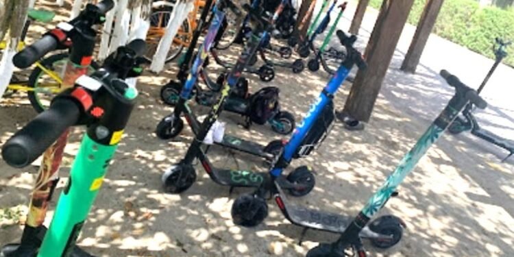 Scooters y bicis eléctricas desatan desorden vial
