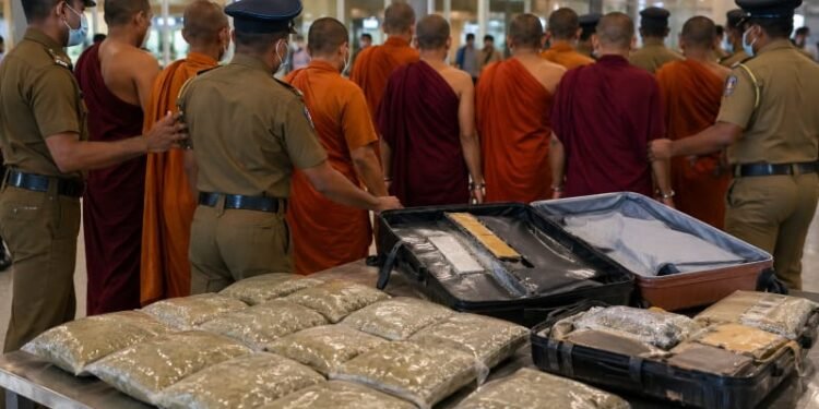 ¿Monjes transportando droga? El caso que sorprende a Sri Lanka