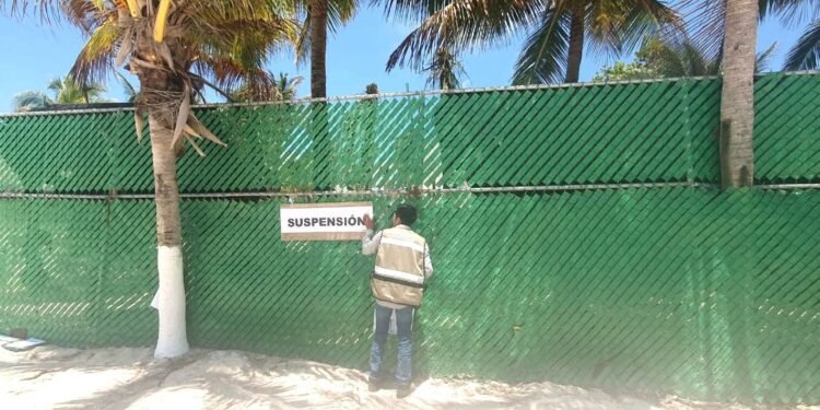 Hotel The Fives Beach ¡echaba sus aguas negras al mar! Ahora está clausurado