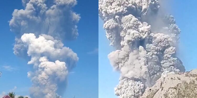¡Explota volcán en Indonesia y excursionistas corren por su vida! Esto es lo que pasó