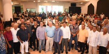Rafael Marín fortalece vínculos con líderes religiosos del norte de Quintana Roo