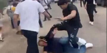 Riña escolar en Hermosillo involucra a alumnos y padres de familia; autoridades intervienen