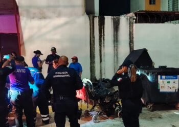 Hallan a recién nacido entre basura en Cancún; sobrevivió gracias a una recolectora