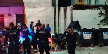 Hallan a recién nacido entre basura en Cancún; sobrevivió gracias a una recolectora