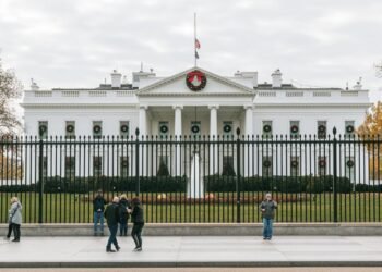 ¿Qué ocurrió en la Casa Blanca? Autoridades de Estados Unidos mantienen operativo por disparos