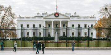 ¿Qué ocurrió en la Casa Blanca? Autoridades de Estados Unidos mantienen operativo por disparos