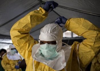 ¿Sin vacuna y fuera de control? Ébola en Congo ya alcanza a médico estadounidense
