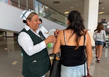 ¿Revisaste tu cartilla y te faltan dosis? Esta es tu oportunidad. Vacunación se extiende todo mayo