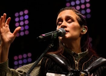 Julieta Venegas estrena canción rumbo al Mundial 2026; este es su mensaje para las niñas