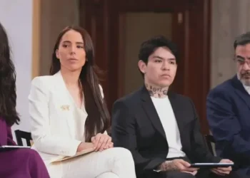 Por qué fueron a la mañanera Majo Aguilar y Junior H. Te contamos todo lo que tienes que saber