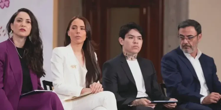 Por qué fueron a la mañanera Majo Aguilar y Junior H. Te contamos todo lo que tienes que saber