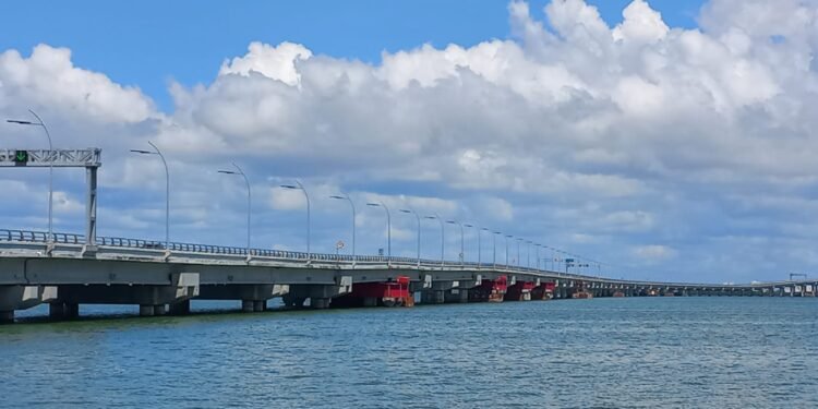 ¿Hundimientos en el millonario Puente Nichupté? Aparecen soportes provisionales