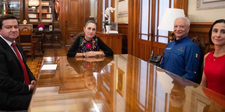 Sheinbaum mueve piezas en Pemex: sale Víctor Rodríguez y llega Juan Carlos Carpio