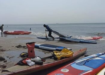 Vientos traicioneros: el momento de pánico que vivieron 90 kayakistas mar adentro en Veracruz