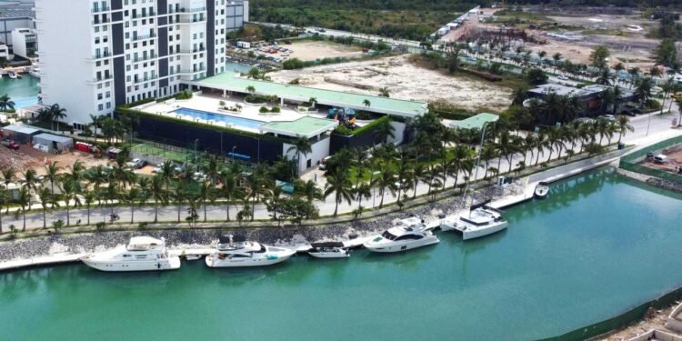 Adolescente cae de un piso 11 en Puerto Cancún; esto es lo que se sabe del caso