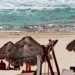 El Caribe mexicano saca bandera roja en plena temporada: de 12 playas solo a tres hay acceso