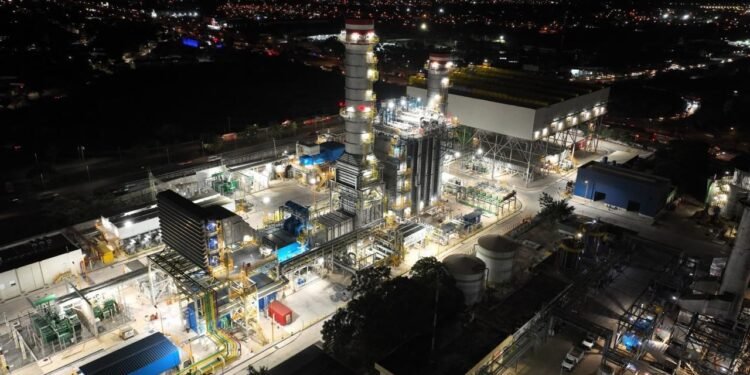 ¡Apagón masivo! Miles resienten cortes de energía en el sureste. ¿Qué pasa con la red eléctrica?