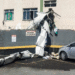 ¡Impacto brutal! Aeronave se incrusta en edificio habitado; hay dos muertos y tres heridos