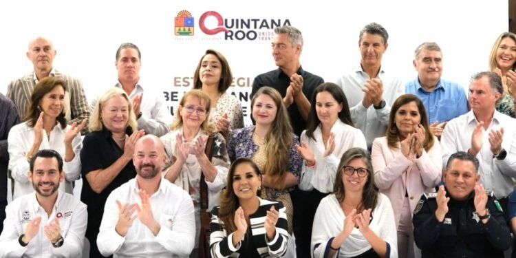 Se reúnen cónsules en Cancún rumbo al Mundial de Fútbol para conocer estrategia de seguridad