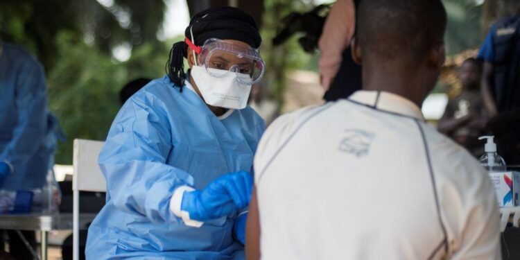¿Qué tan preparado está México ante el ébola? Salud emite aviso preventivo. Esto dice