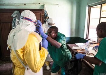 La OMS enciende alarmas: brote de ébola en África sería mucho mayor de lo reportado